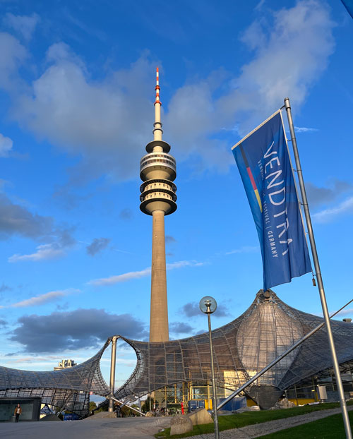 Fahne Vendtra im Olympiapark