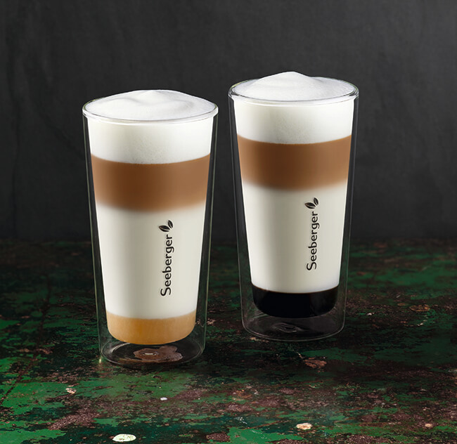 Bild Schoko macchiato dunkel und karamell im Latte macchiato-Glas